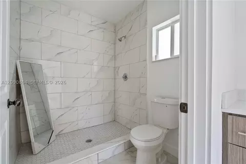 Bath - 580 Lee Dr, Miami Springs, FL 33166 photo 5 of 8