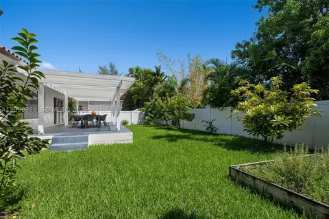 Exterior - 9217 Bay Dr, Surfside, FL 33154 photo 5 of 8