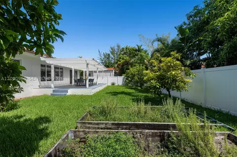 Exterior - 9217 Bay Dr, Surfside, FL 33154 photo 7 of 8