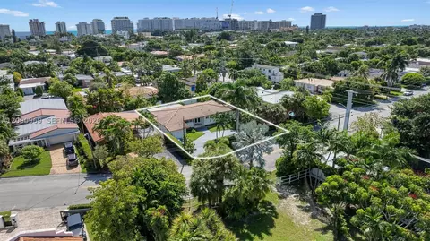 View/Area - 9217 Bay Dr, Surfside, FL 33154 photo 6 of 12