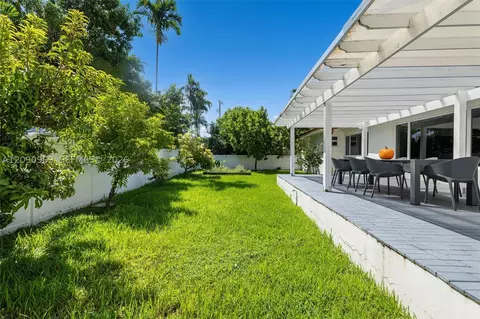 Exterior - 9217 Bay Dr, Surfside, FL 33154 photo 3 of 8