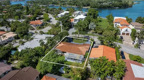 View/Area - 9217 Bay Dr, Surfside, FL 33154 photo 2 of 12