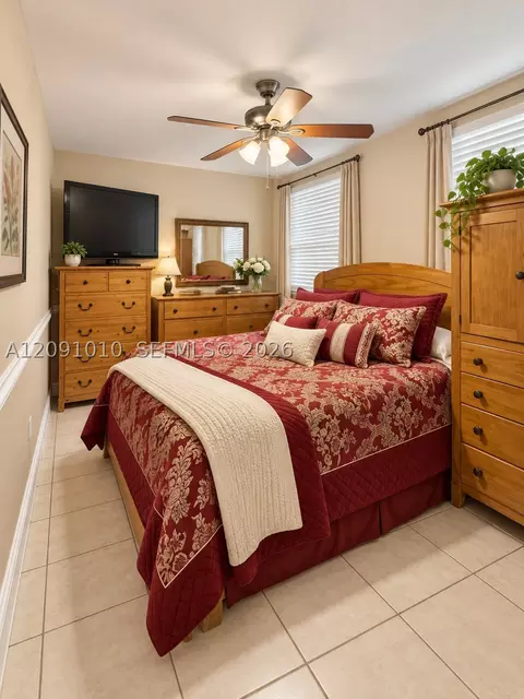Bedroom - 5551 E 4th Ave, Hialeah, FL 33013 photo 1 of 4
