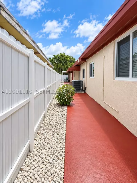 Exterior - 5551 E 4th Ave, Hialeah, FL 33013 photo 1 of 3