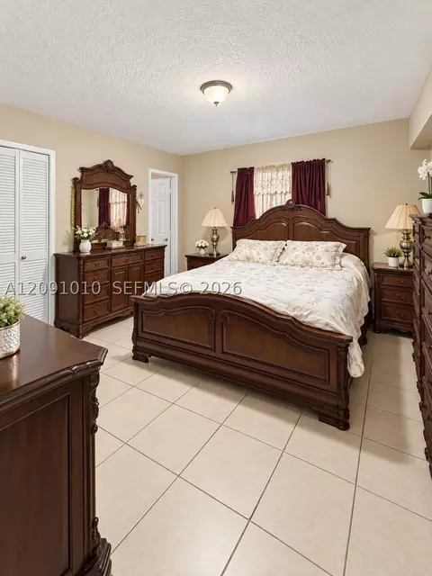 Bedroom - 5551 E 4th Ave, Hialeah, FL 33013 photo 4 of 4