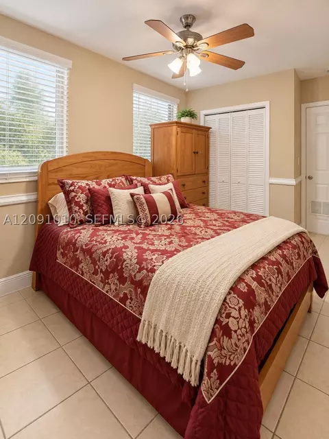 Bedroom - 5551 E 4th Ave, Hialeah, FL 33013 photo 3 of 4