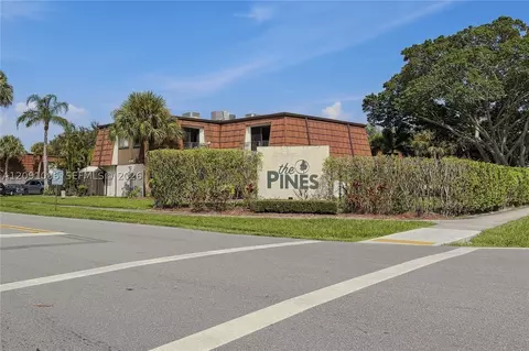2160 White Pine Cir #B, Greenacres, FL 33415