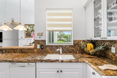 Kitchen - 6420 Mallards Way, Coconut Creek, FL 33073 photo 5 of 5