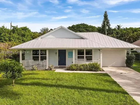 9155 SE Athena St, Hobe Sound, FL 33455