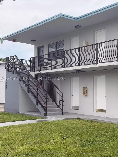 6780 SW 44th St #1, Miami, FL 33155