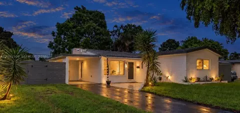 6551 Scott St, Hollywood, FL 33024