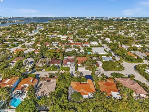 8945 Dickens Ave, Surfside, FL 33154 photo 11