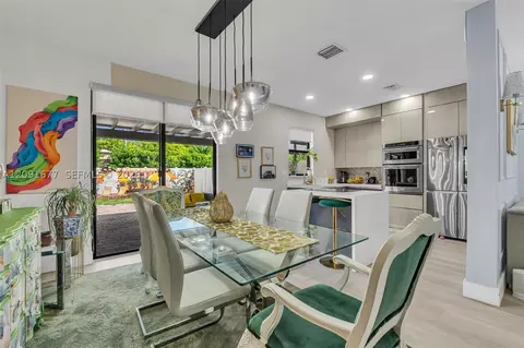 Dining - 3309 W 91st Ter, Hialeah, FL 33018 photo 2 of 3