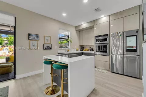 Kitchen - 3309 W 91st Ter, Hialeah, FL 33018 photo 5 of 6