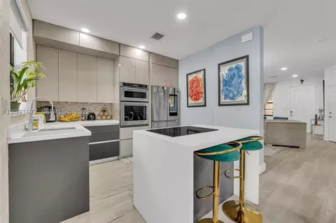 Kitchen - 3309 W 91st Ter, Hialeah, FL 33018 photo 6 of 6