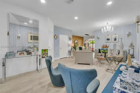 Entry Way - 3309 W 91st Ter, Hialeah, FL 33018 photo 4 of 7