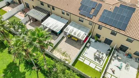 View/Area - 3309 W 91st Ter, Hialeah, FL 33018 photo 4 of 12