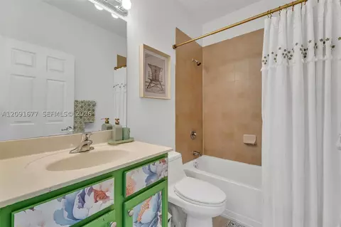 Bath - 3309 W 91st Ter, Hialeah, FL 33018 photo 1 of 4