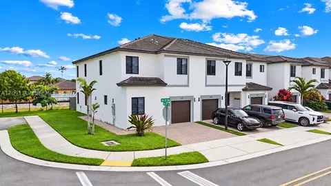 15720 SW 136th Way, Miami, FL 33196