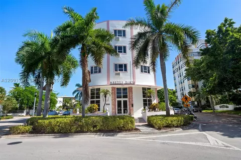 255 W 24th St #330, Miami Beach, FL 33140