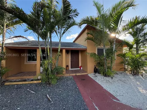 30486 SW 162nd Pl, Homestead, FL 33033