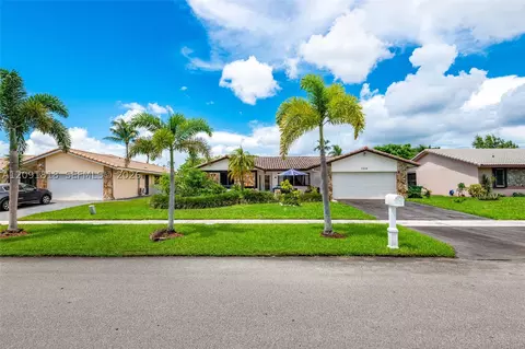 7609 Sunflower Dr, Margate, FL 33063