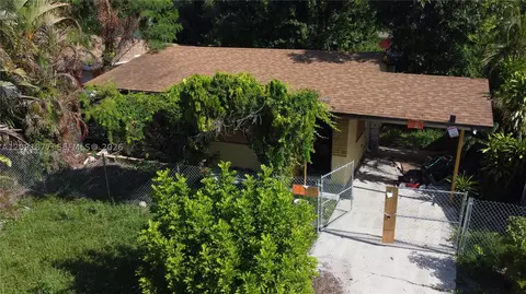 5205 Wiley St, Hollywood, FL 33021 photo 2