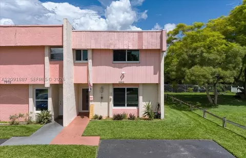 7911 SW 7th Pl, North Lauderdale, FL 33068