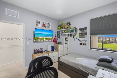 Bedroom - 10496 W 33rd Ln, Hialeah, FL 33018 photo 3 of 4