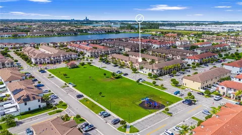 View/Area - 10496 W 33rd Ln, Hialeah, FL 33018 photo 6 of 8