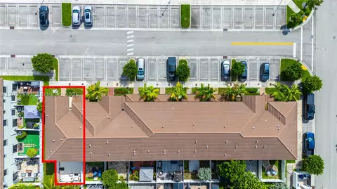 View/Area - 10496 W 33rd Ln, Hialeah, FL 33018 photo 4 of 8
