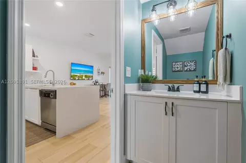 Entry Way - 10496 W 33rd Ln, Hialeah, FL 33018 photo 2 of 3