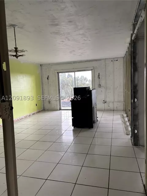 Living - 1075 W 68th St #311, Hialeah, FL 33014 photo 1 of 1