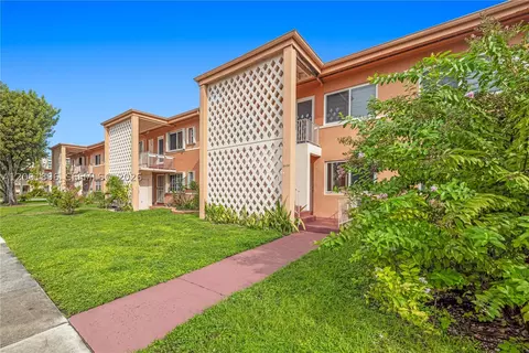 3451 SW 11th St #3 AKA  7B, Miami, FL 33135