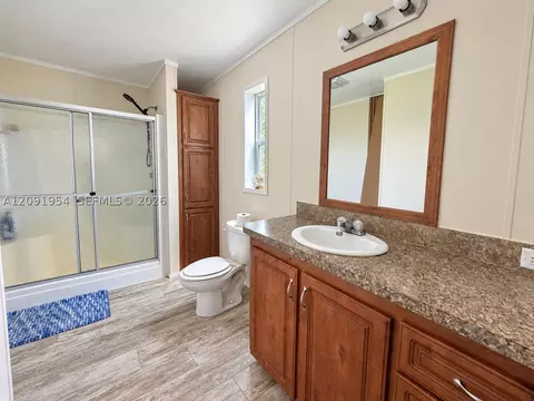 Bath - 17826 Boney Rd, Sebring, FL 33870 photo 2 of 4