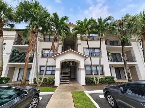 620 S Park Rd #25-2, Hollywood, FL 33021