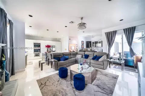 5303 SW 111th Ter, Davie, FL 33328