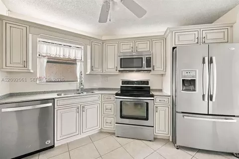 6555 W Broward Blvd #309, Plantation, FL 33317