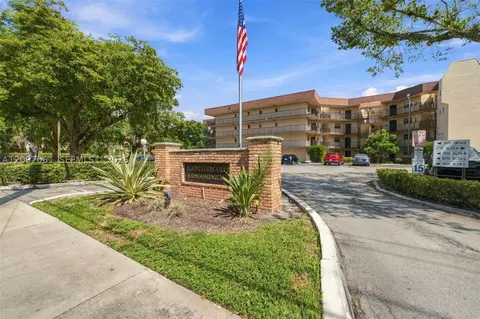 6555 W Broward Blvd #309, Plantation, FL 33317