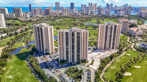 20301 W Country Club Dr #2428, Aventura, FL 33180