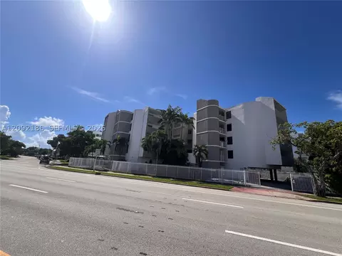 2000 Biarritz Dr #407, Miami Beach, FL 33141