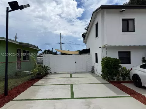 1114 NW 76th St, Miami, FL 33150