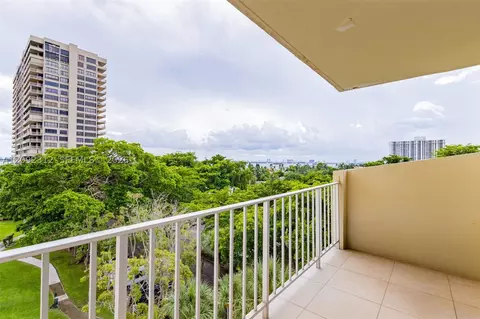 11111 Biscayne Blvd #6B, Miami, FL 33181