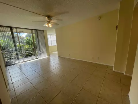 9431 Live Oak Pl #203, Davie, FL 33324