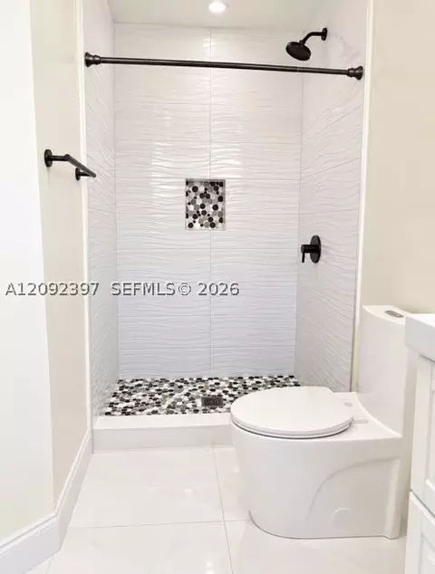 Bath - 127 Danielle Ct, Weston, FL 33326 photo 3 of 5