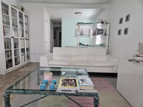 717 Espanola Way #207, Miami Beach, FL 33139