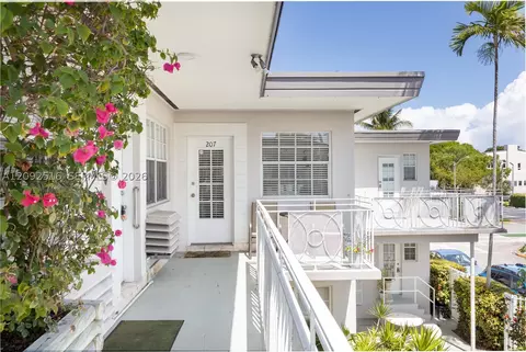 717 Espanola Way #207, Miami Beach, FL 33139