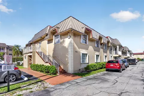 501 SE 8th St #204, Deerfield Beach, FL 33441