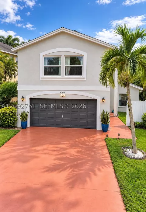4244 Pine Hollow Cir, Greenacres, FL 33463