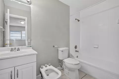 Bath - 275 W 68th St #106, Hialeah, FL 33014 photo 3 of 6